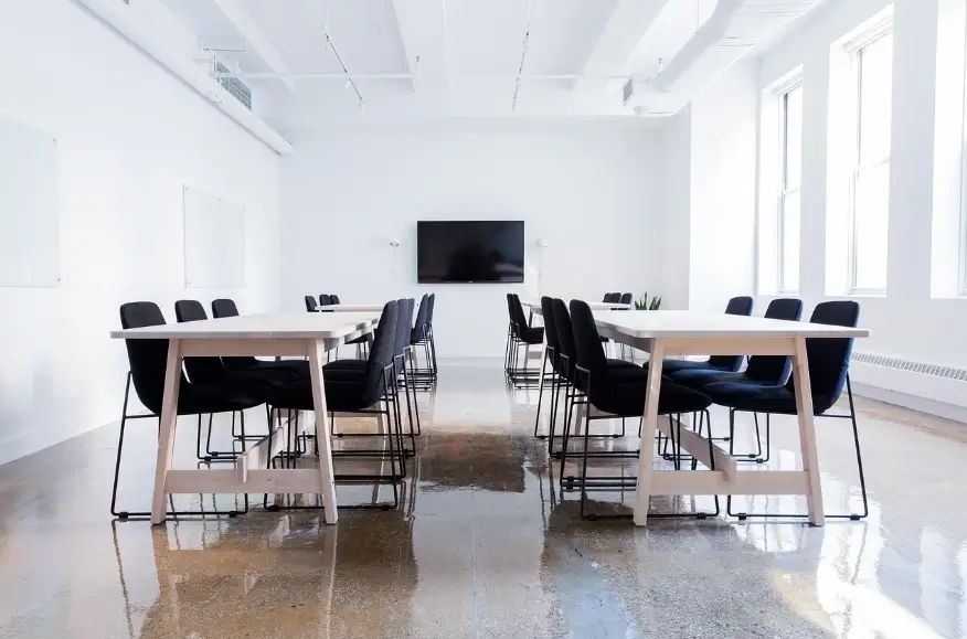 Locații pentru Evenimente Corporate în România – Top Spații pentru Conferințe, Team Building-uri și Networking