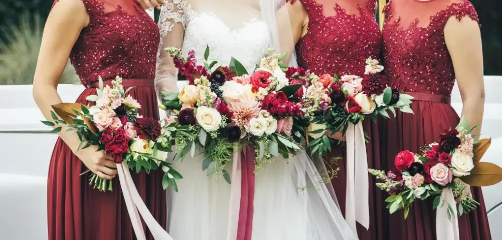 10 Superstiții și Obiceiuri de Nuntă: Tradiții Plină de Magie și Semnificație